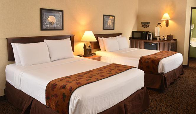 Boarders Inn & Suites By Cobblestone Hotels In Waukon Екстериор снимка